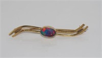 9ct gold and opal brooch