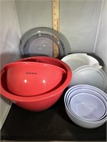 NEW SET OF ZAKARIAN BOWLS WITH NO SKID BOTTOMS