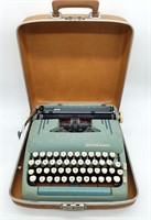 Smith-Corona Silent-Super Typewritter In Case