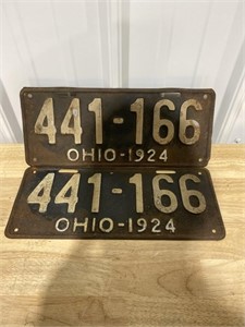 1924 set of license plates