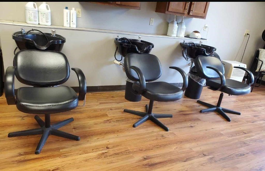 BEAUTY SALON EQUIPMENT, FURNITURE & DECOR AS ONE LOT!