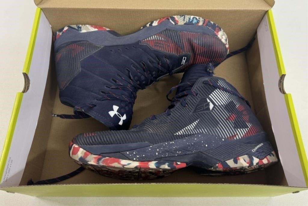 UNDER ARMOUR HIGHLIGHTS SZ 14 MENS