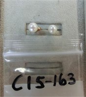 C15-163 14k & pearl stud earrings 1.36g