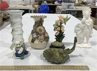 Decor lot w/ vases