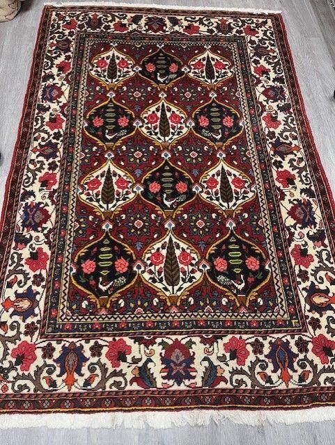 Unlimited Luxury Rug Auction 17