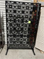 OUTDOOR PRIVACY SCREEN RETAIL $200