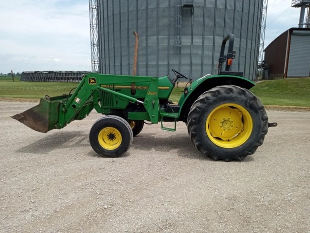 John Deere 5300 Tractor w/ 520 loader