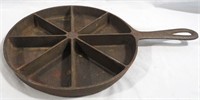 CAST IRON CORN BREAD SKILLET