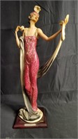 Giuseppe Armani "Lady with a Powderpuff" figurine