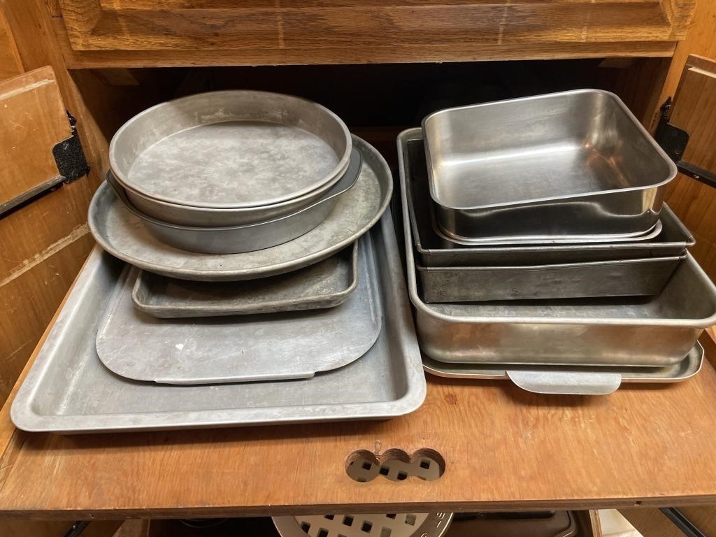 BAKEWARE: BUNDT PAN, SPRING FORM PANS, ETC.