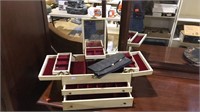 Vintage jewelry box with to pull out drawers and