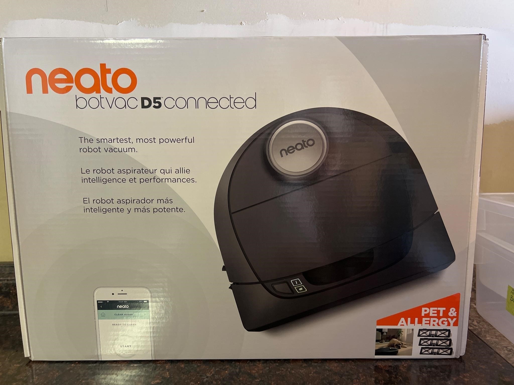 Neato BotVac D5 Connected Vacuum; New