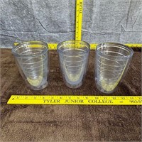 3 Plastic Cups