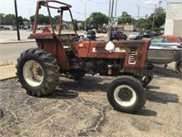 HESSTON 70-66 TRACTOR RUNS WIDE FRONT DIESEL