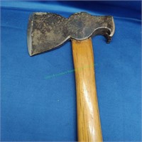 Hatchet With Nail Puller