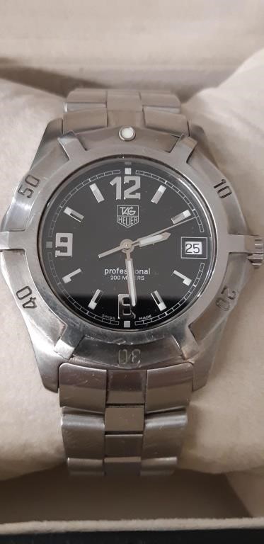 Authentic Tag Heuer professionl 200 meter watch