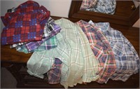 (6) Women's Patterned Plaid Button Up Shirts
