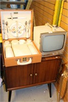 3 retro vintage items incl. LP cabinet on splayed