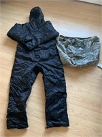 XXL Wiggy suit, 1 military bag