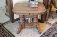 Lot with Oak Grain End Table and Magazine Rack &