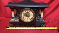 Antique Seth Thomas mantel clock -operational