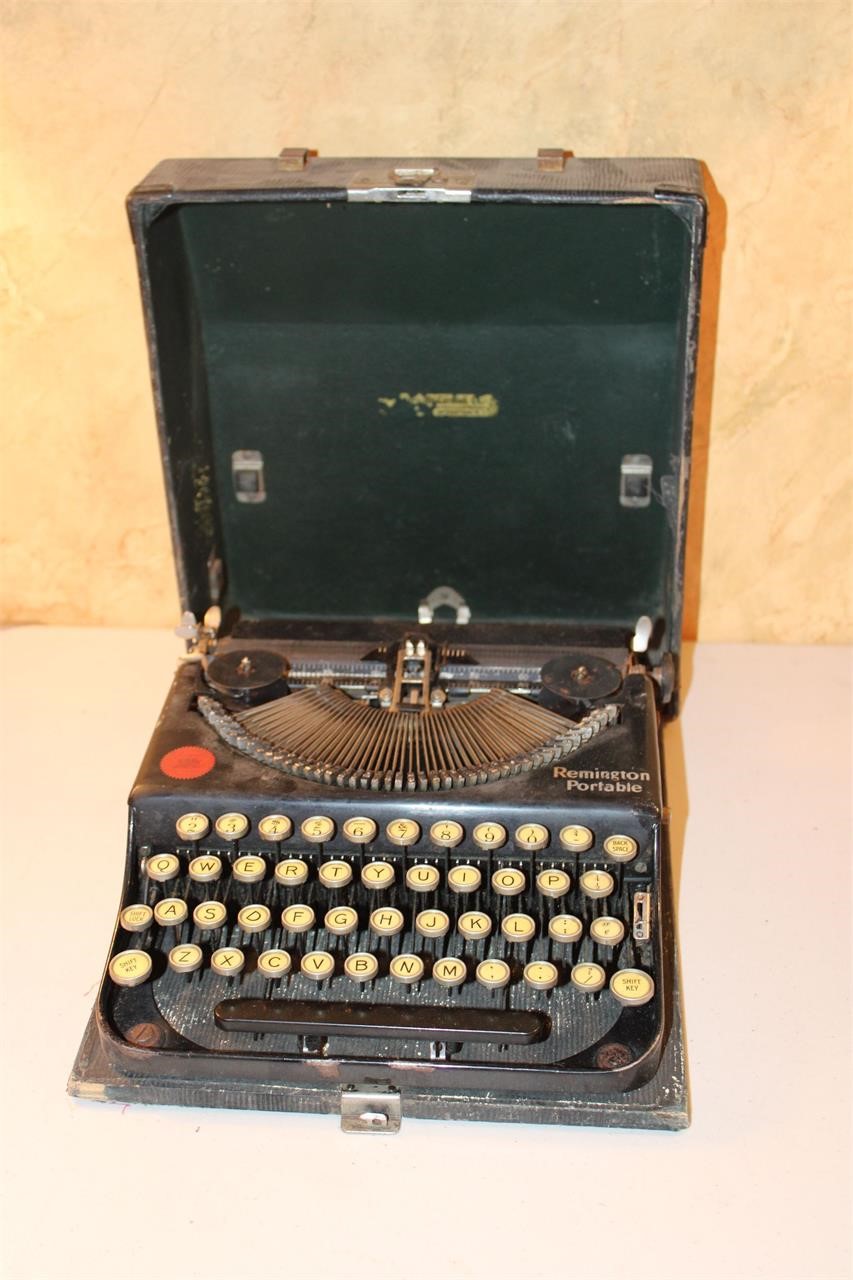 Vintage Remington Portable Typewriter