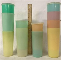 VINTAGE TUPPERWARE CUPS AND 3 LIDS