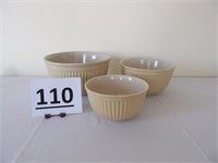 3 pc. Typhoon Vintage Stackable Mixing Bowls