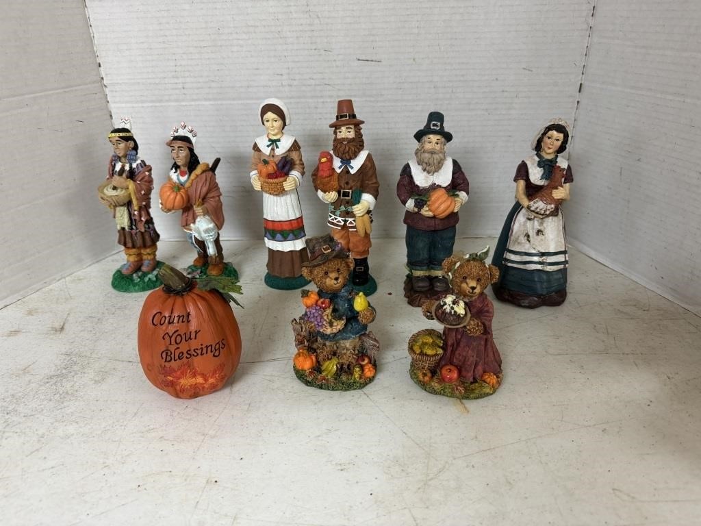 Indian and Pilgrim statues