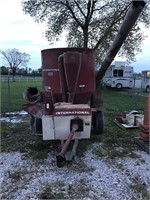 INTERNATIONAL 1150 GRINDER MIXER