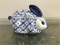 Taiwanese porcelain rabbit dish