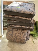 8 cushions