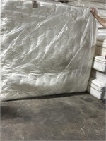 SAATVA classic King 11 1/2 soft, plush mattress