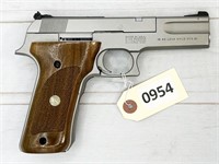 LIKE NEW Smith & Wesson model 2206 22LR pistol,