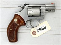 LIKE NEW Smith & Wesson model 651-1 22Mag