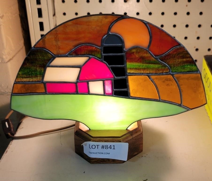 ELECTRIC STAINED GLASS BARN SCENE LAMP