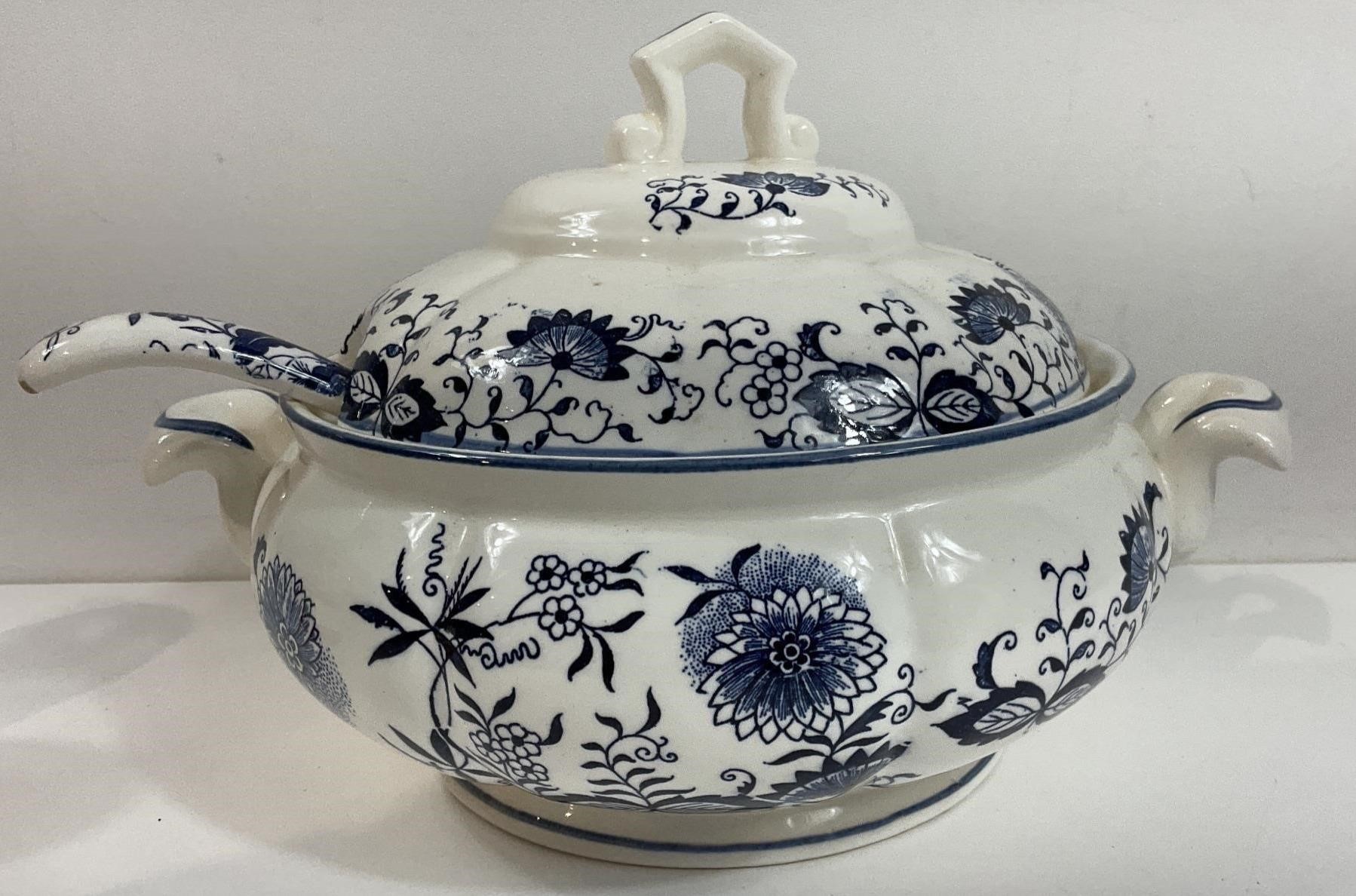 Vtg soup tureen