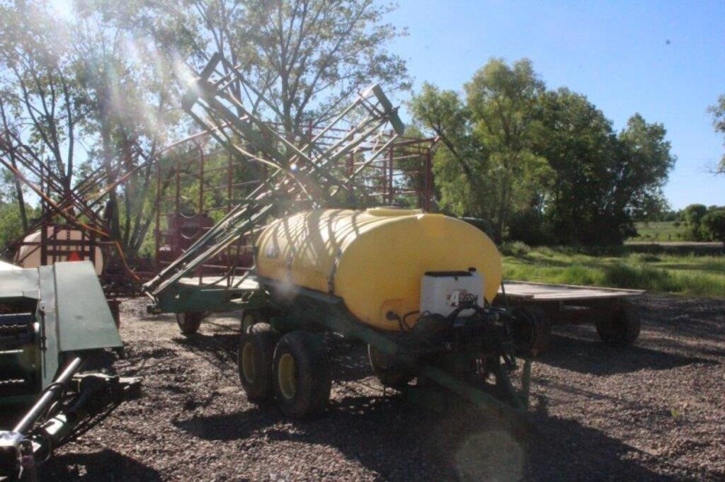 Top Air 750Gal Sprayer, Approx 60Ft Booms w/