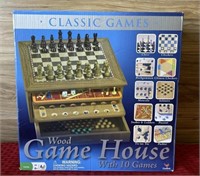 Wooded Game House w/ 10 games