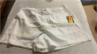 Universal thread shorts, size 14