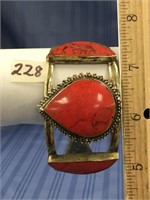 Brass and red stone bracelet        (g 22)