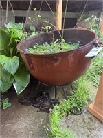 Cast Iron Kettle w/Stand - needs to be emptied