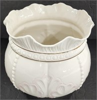 Belleek Rossmore Cache Pot/Planter