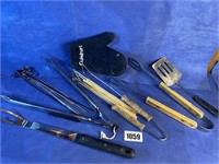 Grilling Utensils, Skewers, Fork, Tongs