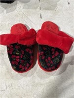 RED SLIPPERS NO SIZE