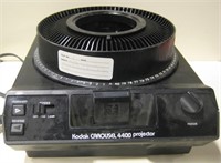 Vtg Kodak Carousel 4400 Slide Projector w/ Tray
