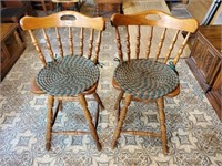 Pair bar stools, chair pads included
25" seat