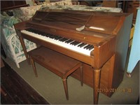 Baldwin Spinet Piano w/Bench