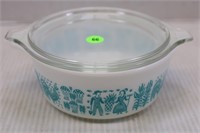 PYREX AMISH BUTTERPRINT 472 CASSEROLE DISH WITH