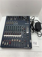 YAMAHA MG124CX MIXING CONSOLE POWERS ON